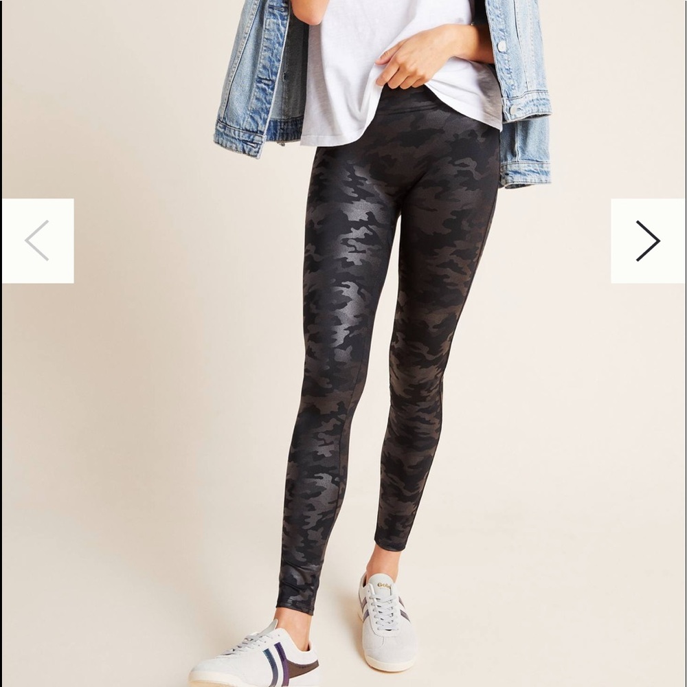 SPANX BLACK CAMO LEGGINGS
